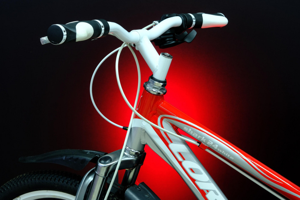 Lorak Shark 24 White Белый/Красный